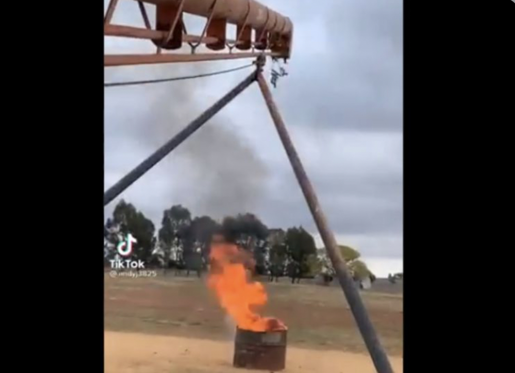 B99DB91E-32D0-4232-BF22-991CDB18E9C1