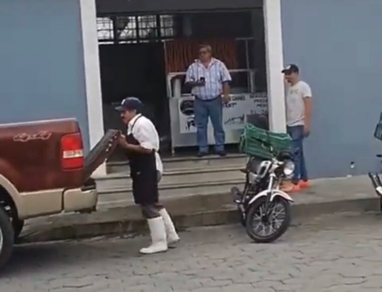 82DA541D-5CFD-400E-83CA-DAAA91BDDB15