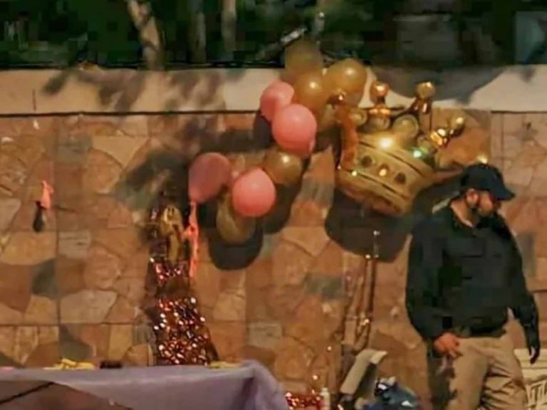 E040D9D5-BC46-4B3F-BC73-E6338803A2CA