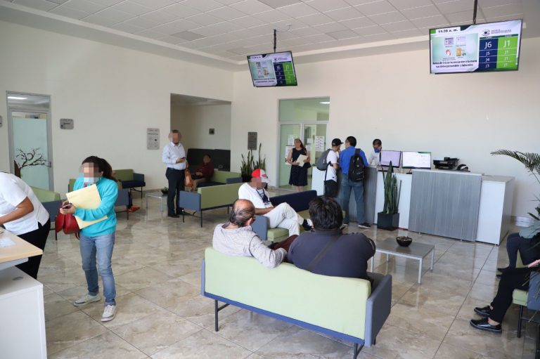 photo_4992332563553037390_y