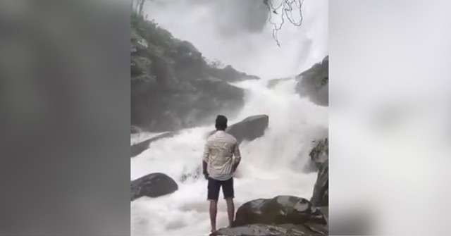 BDAEBAF6-A331-47E6-A29D-1B1C9380FBC4