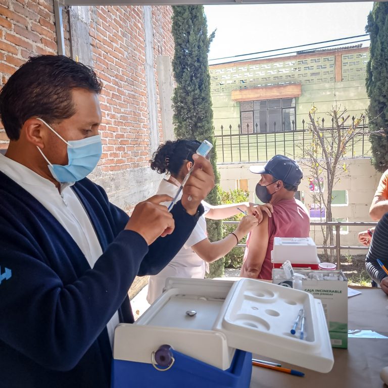 05_Diciembre_2023_SALUD_Vacunación refuerzo covid influenza-3