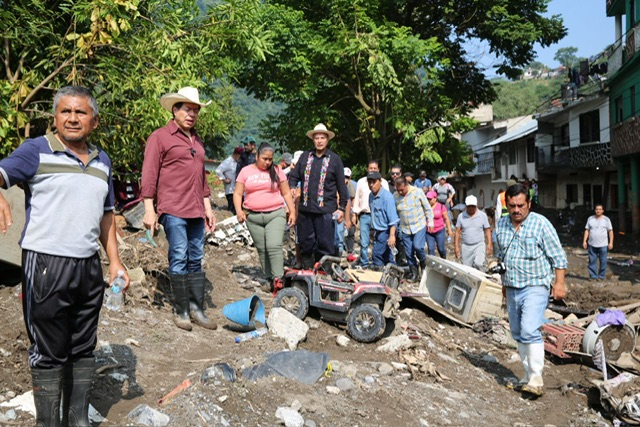 SEP federal y estatal evalúan daños en la región Otomí – Tepehua