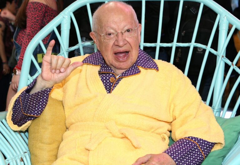 fa43c4e6-627d-4182-9ea2-7d02297755e8